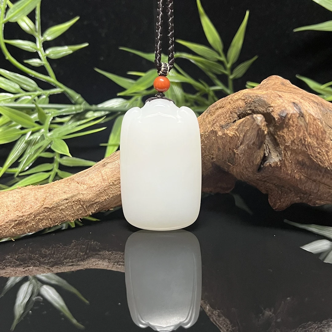 【蛮石】和田玉无事牌吊坠挂件约卡51.2*31.5*12.3 R168-009