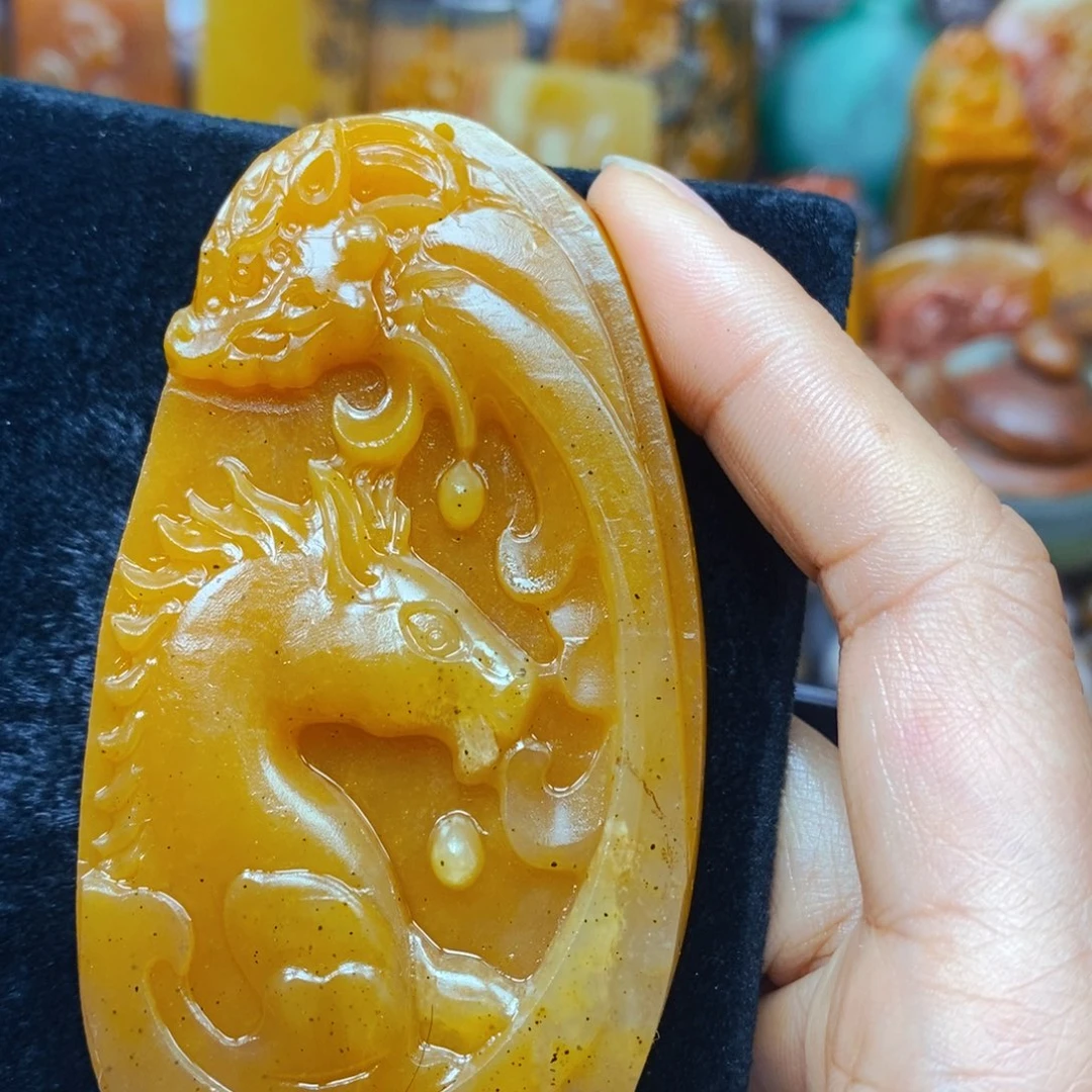 未镶嵌石英质玉（黄龙玉）吊坠(不含链)