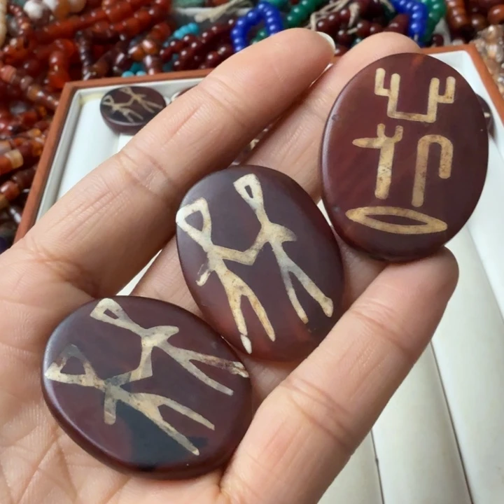 晓***候玛瑙/玉髓未镶嵌颈饰