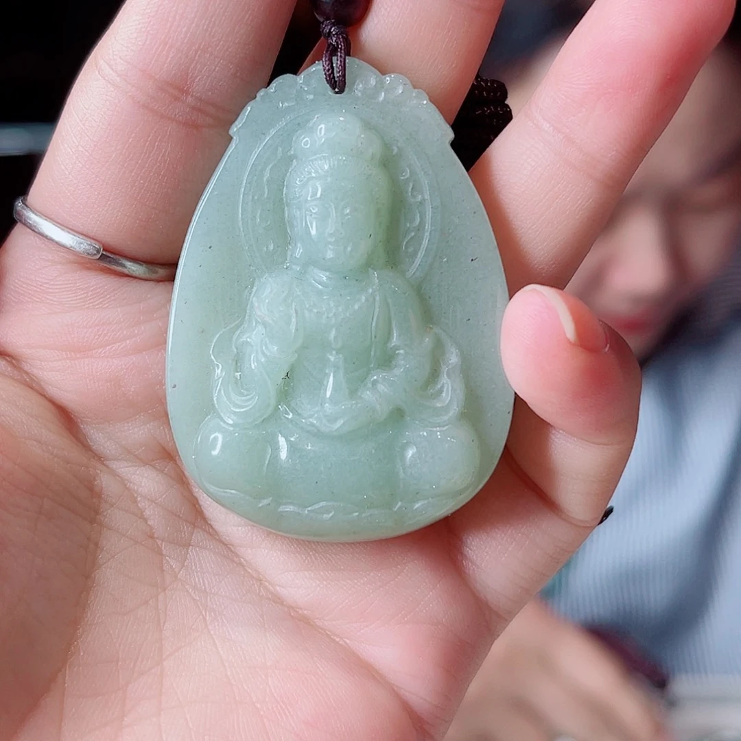 颈饰未镶嵌密玉（石英质玉）