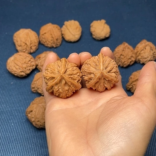 把件文玩核桃御龙粗筋三棱