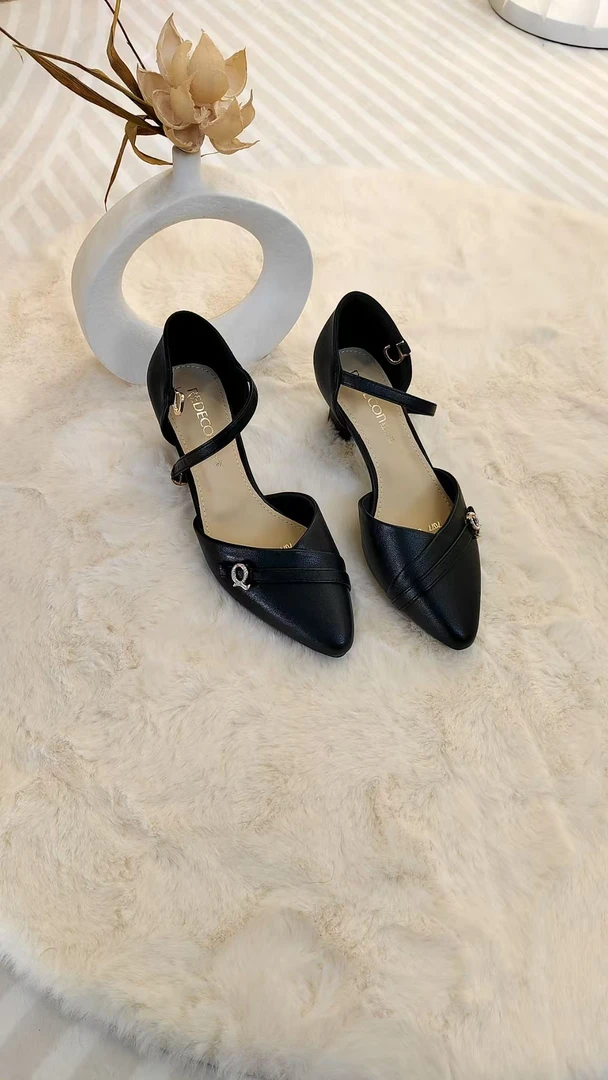 时尚尖头包头中空凉鞋女鞋粗跟高跟舒适气质夏季新款7077L