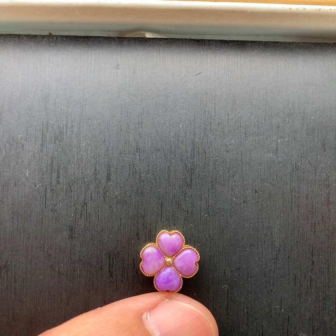 18K金镶嵌苏纪石（舒俱来）吊坠