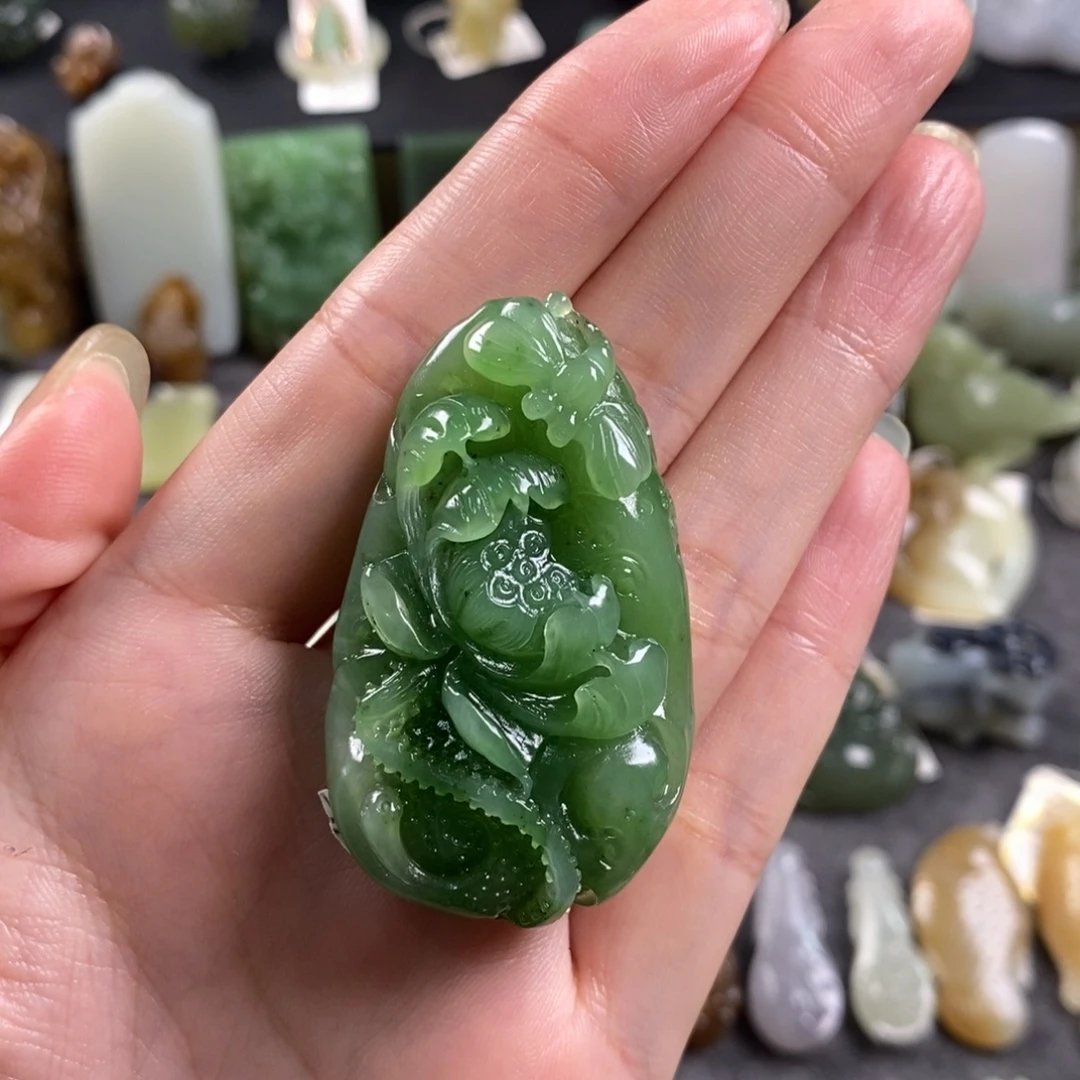 微***雨和田玉未镶嵌颈饰