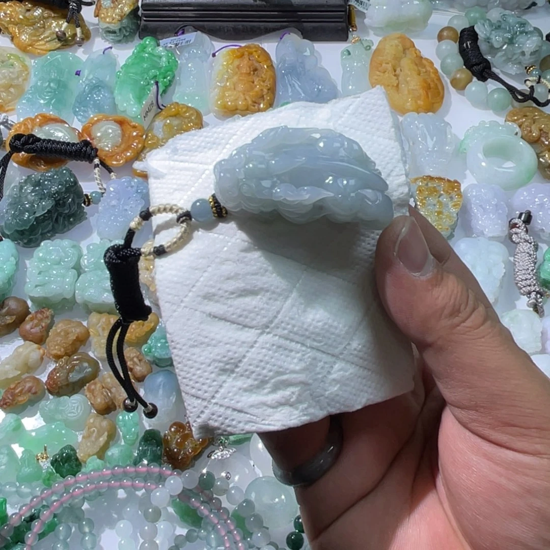 翡翠颈饰未镶嵌天然