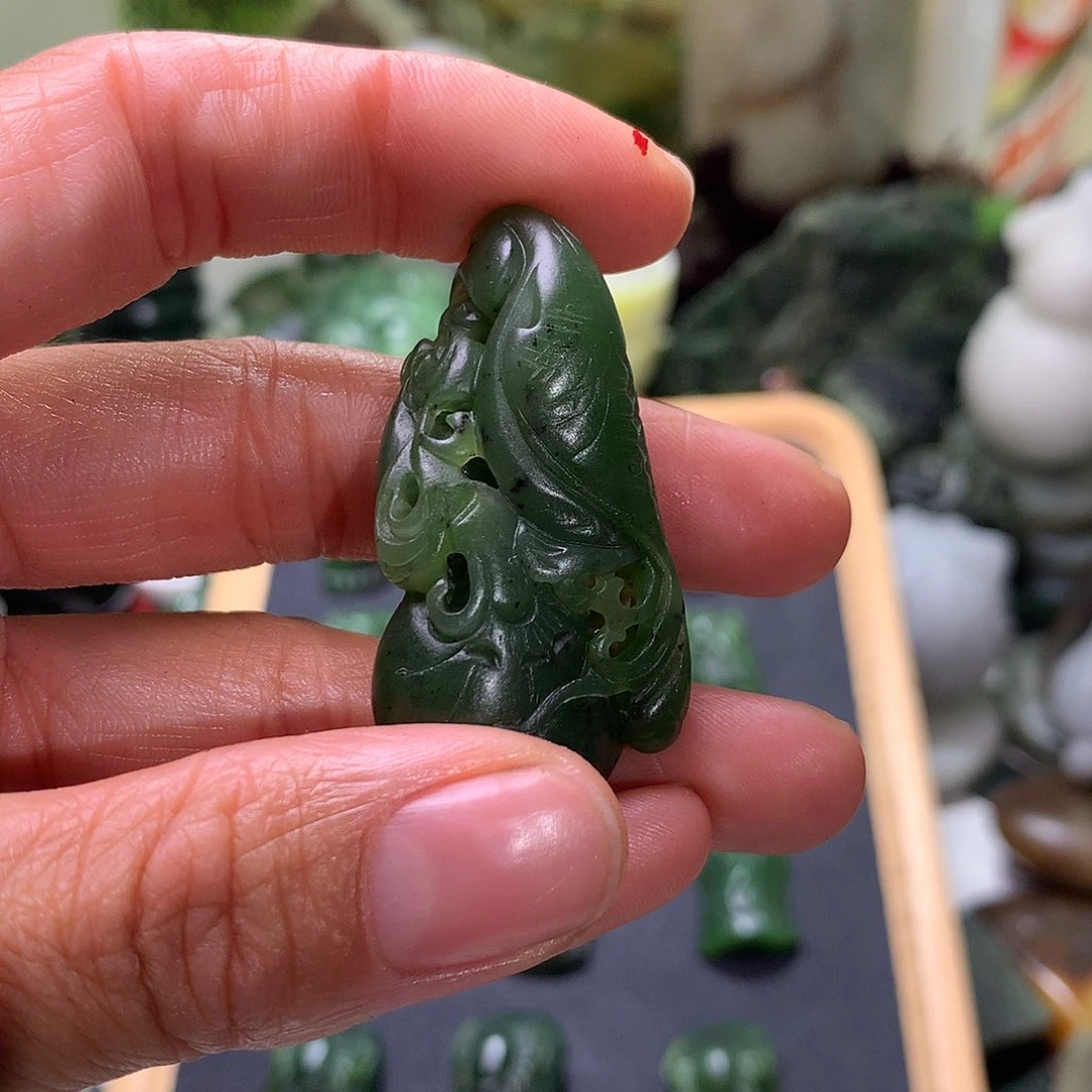 和田玉（糖玉）未镶嵌颈饰声***量