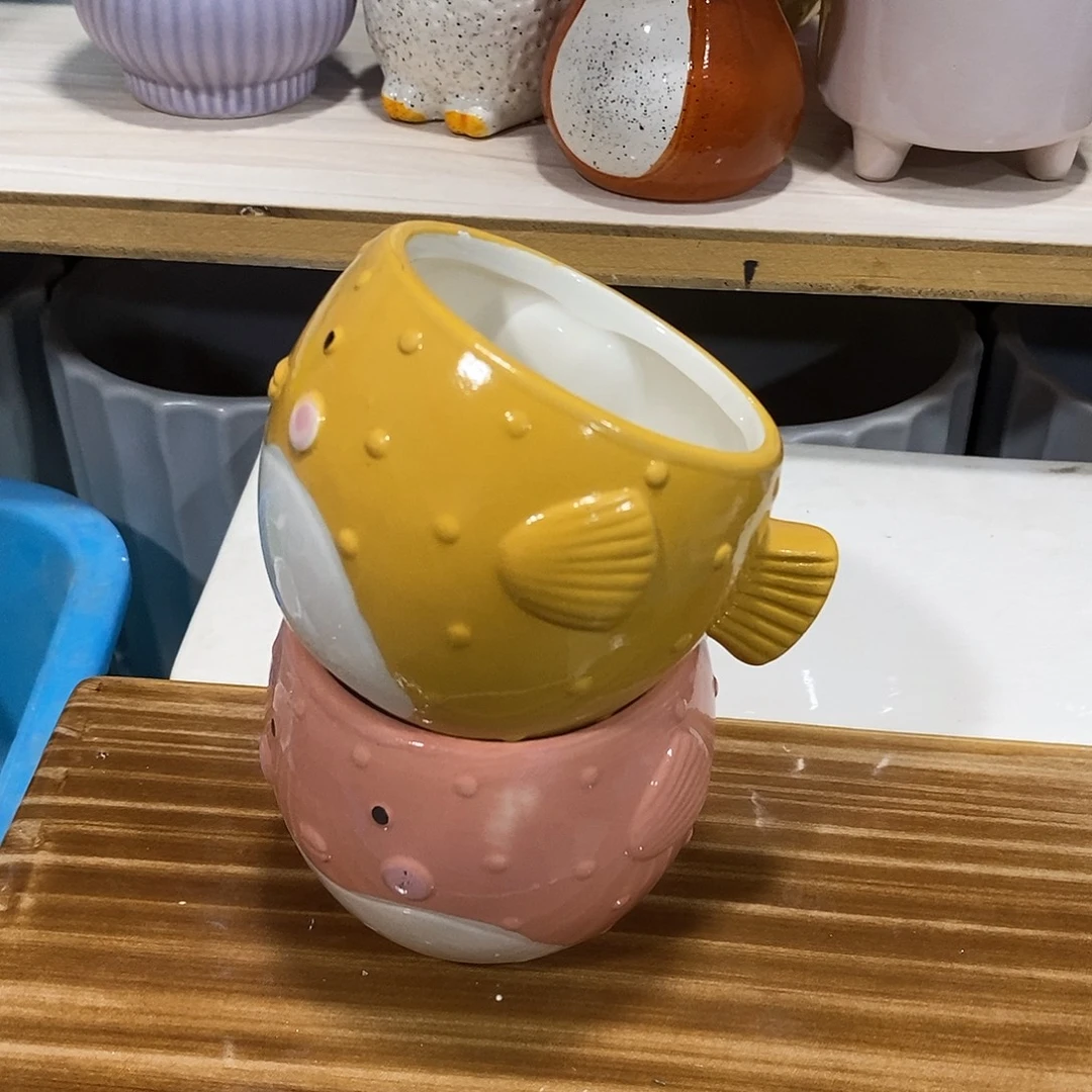 杯子陶盆有孔 瑕疵介意勿拍