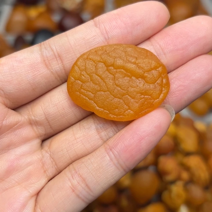 琥珀未镶嵌颈饰天然蜜蜡