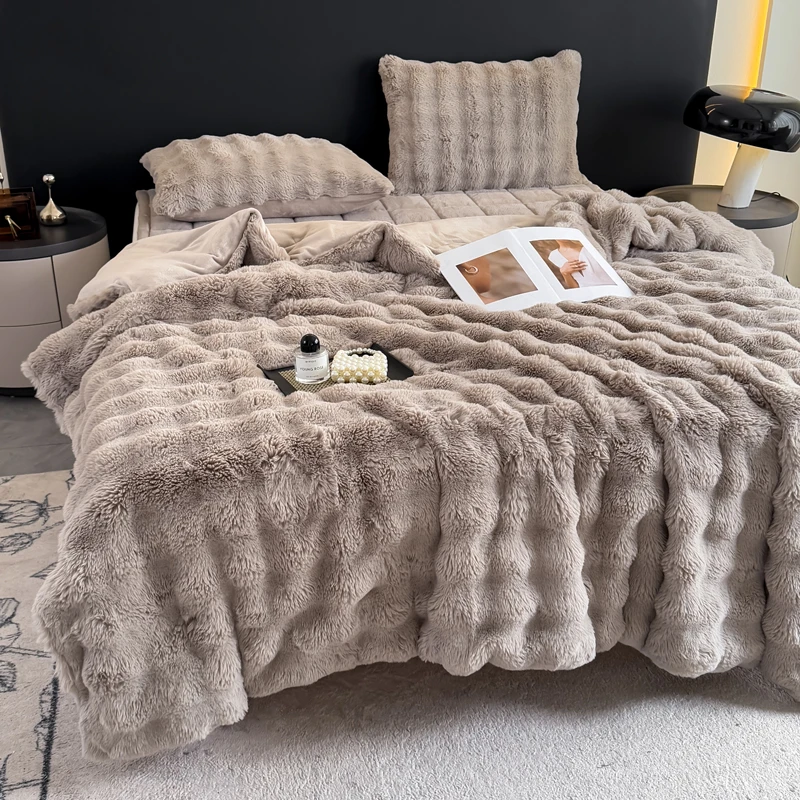 韩国轻奢托斯卡纳兔兔绒被子床垫四件套双面温暖加厚