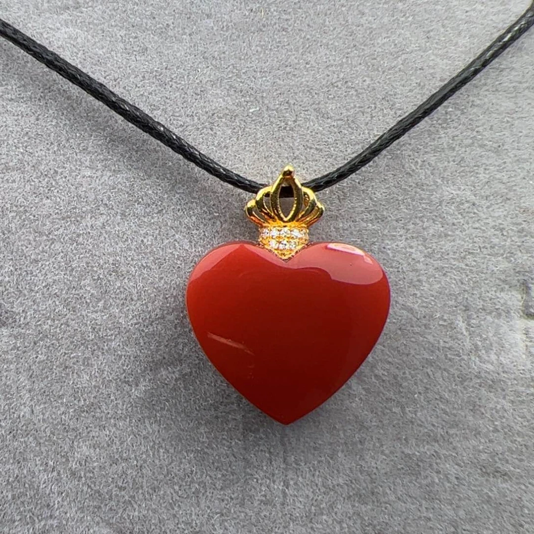 18K金镶嵌吊坠南红玛瑙