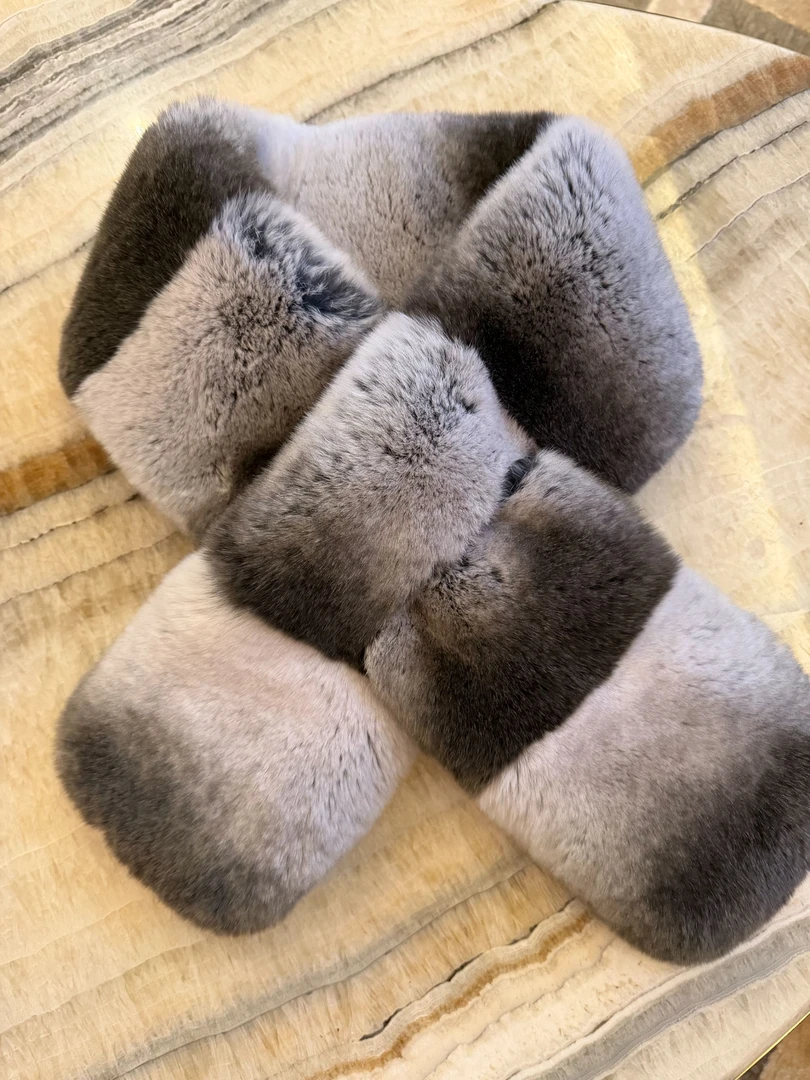 Remiishere.“冬天必备”仿龙猫色皮草秋冬保暖围巾RH425