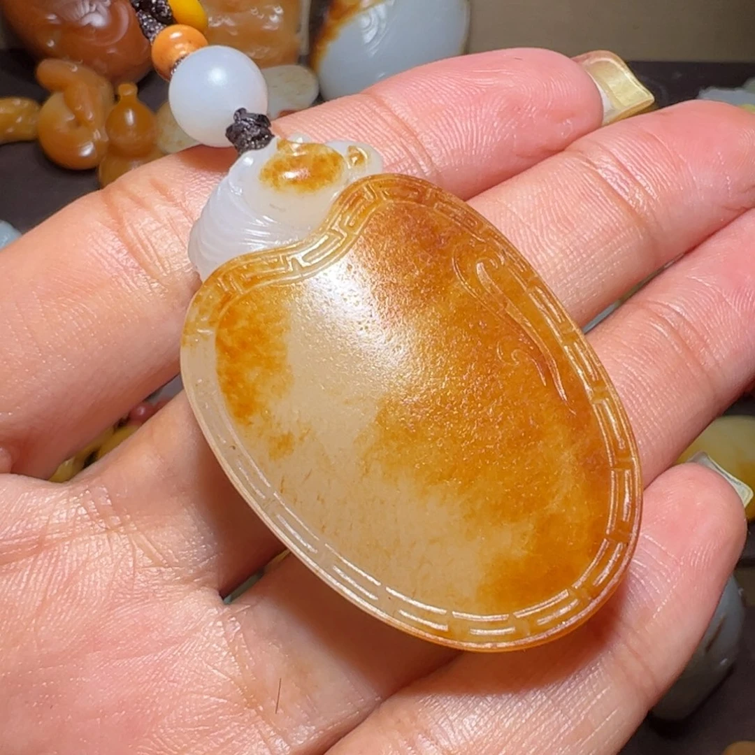 和田玉未镶嵌颈饰山**行