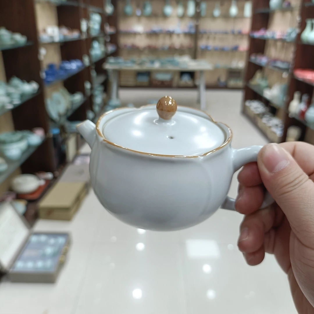 原矿汝瓷月白梅花壶