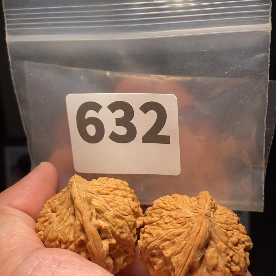 文玩核桃把件文玩核桃把件