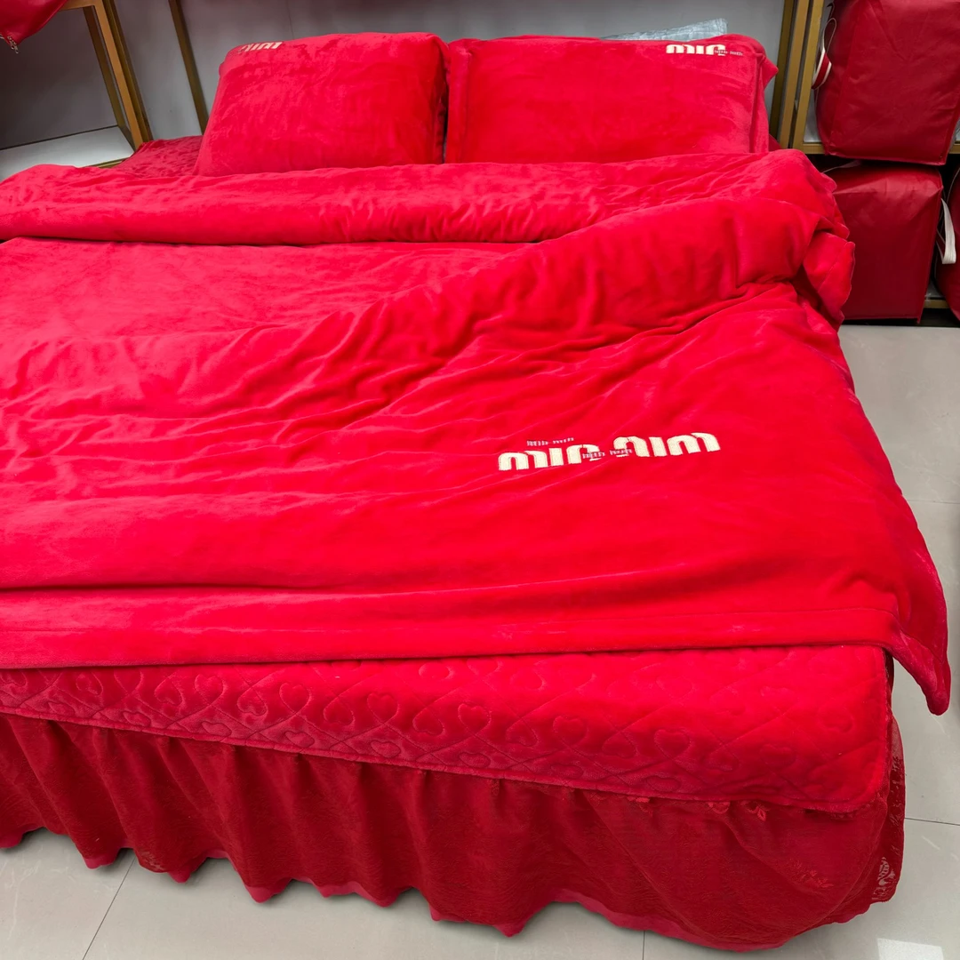miumiu四件套-孤品床品套件链接加厚绣花