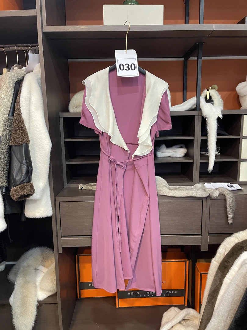 030夏季通勤黑色裙子时尚宽松高腰春季百褶百搭半身裙气质连衣裙