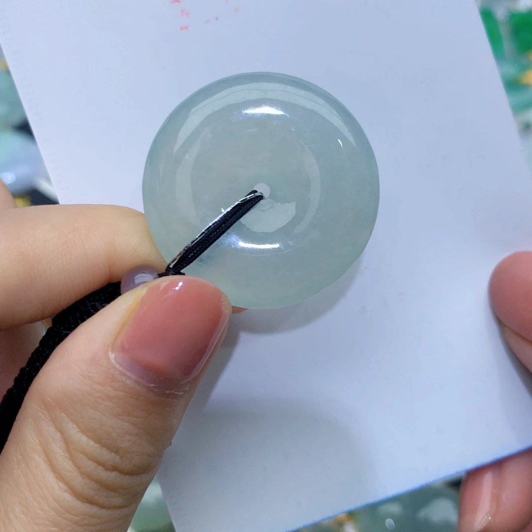 翡翠颈饰未镶嵌扣子