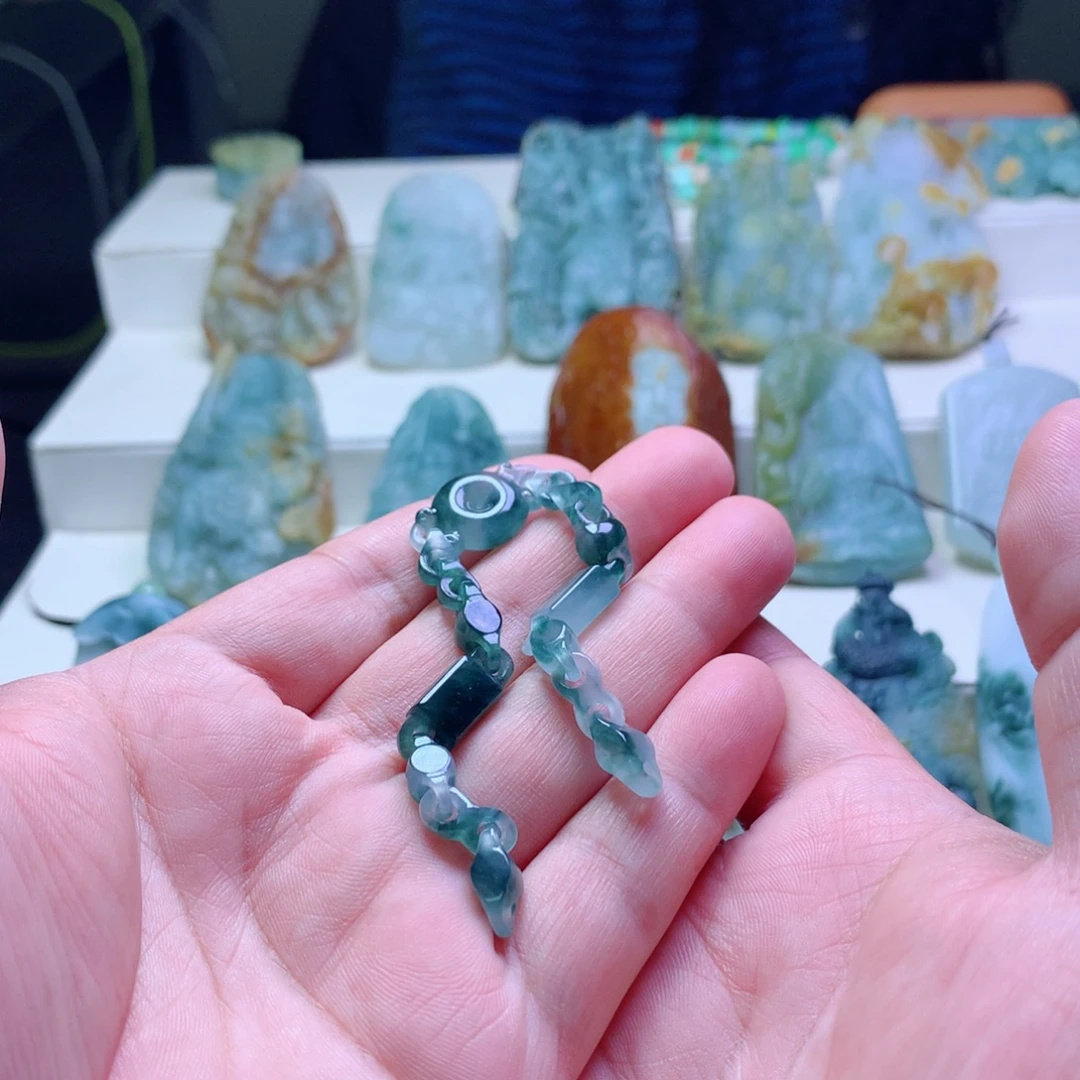魔***睛定制翡翠未镶嵌翡翠