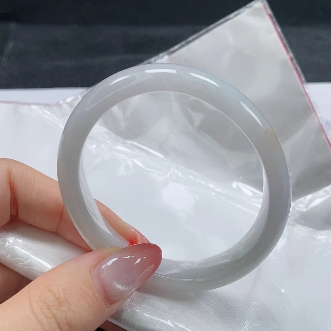 【闪购商品】翡翠手镯（贵妃镯）未镶嵌429号