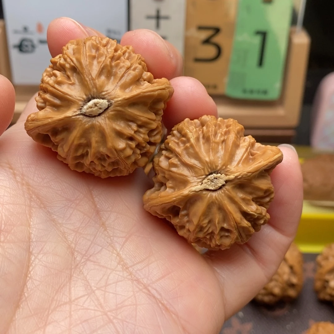文玩核桃把件宫灯40