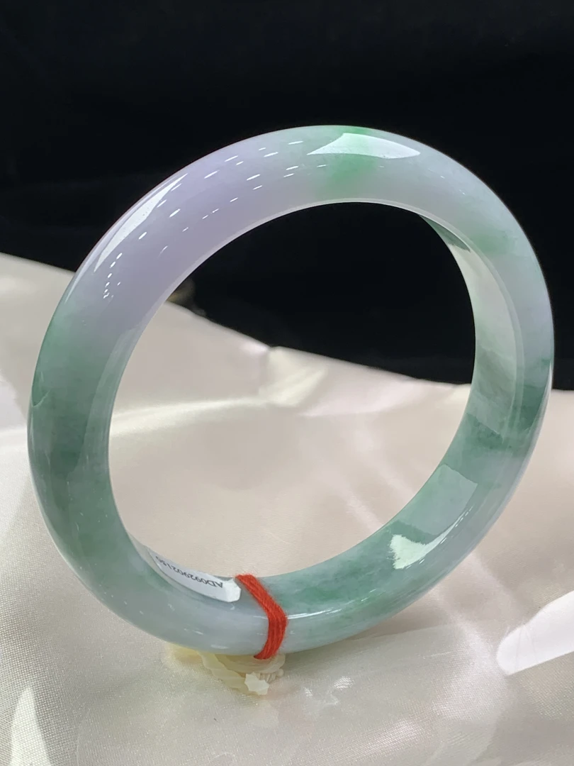 天然缅甸翡翠手镯 春彩-正圈 61.5 色彩鲜艳 水润完美