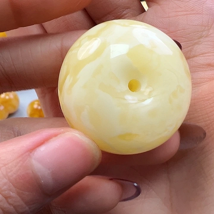 蜜蜡未镶嵌珠宝奇石