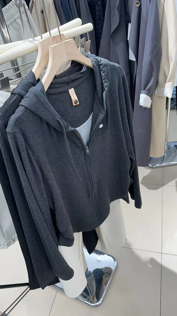实体店直播：时尚百搭洋气显瘦显高帽衫T恤（精致小帽衫）