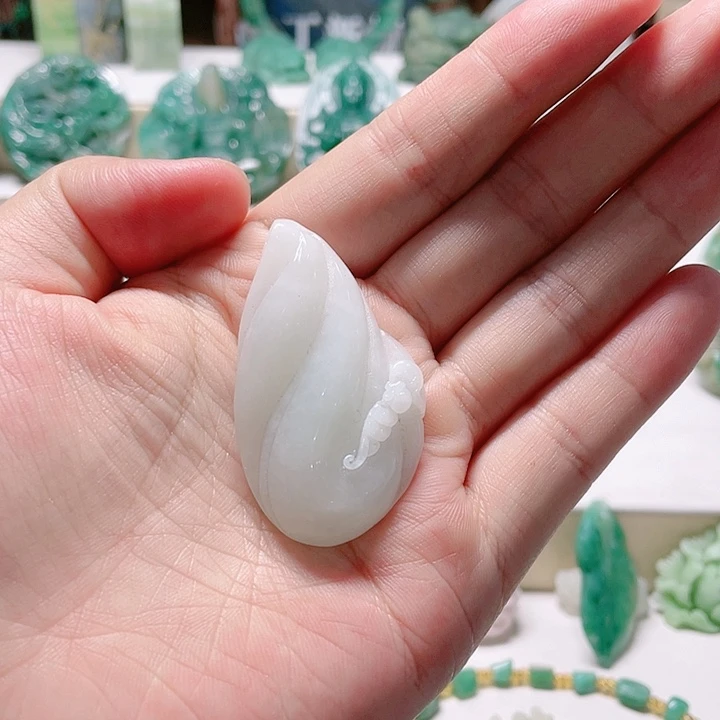 独山玉未镶嵌颈饰