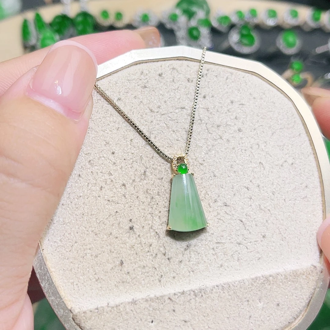 翡翠未镶嵌挂件裸石