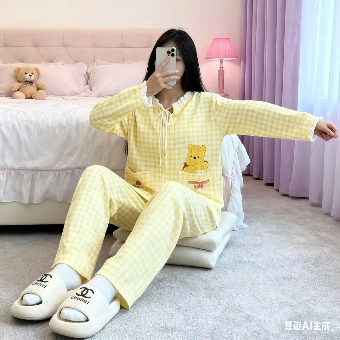 132 格子 卡通维尼熊睡衣 云朵棉家胸垫家居服
