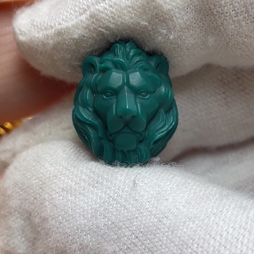 无非金属狮子头雕刻