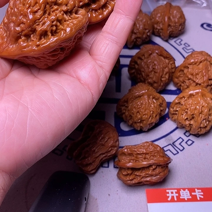 林***彤吊坠文玩核桃官帽