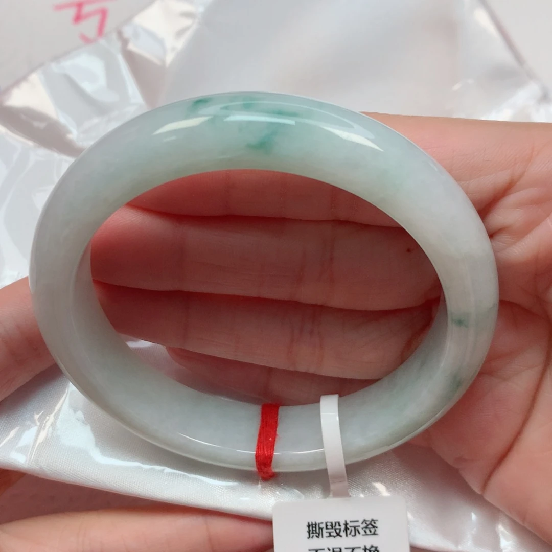 翡翠手镯未镶嵌59圈