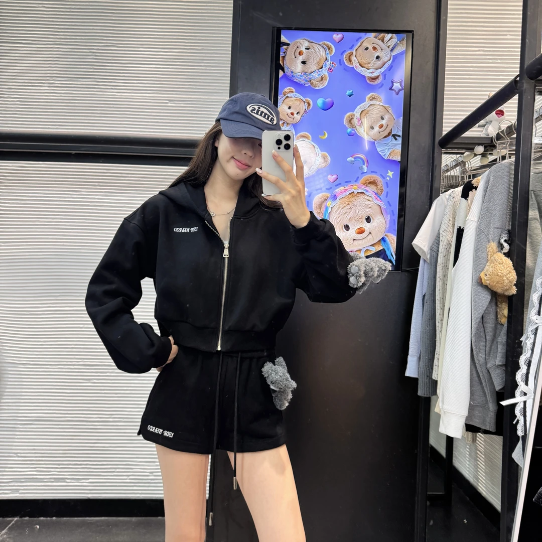 【叛逆甜心】25早春新款运动短款卫衣开衫时尚宽松连帽外套（042）