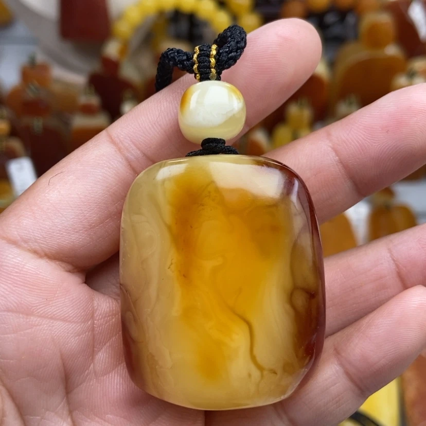 【闪购商品】琥珀颈饰未镶嵌