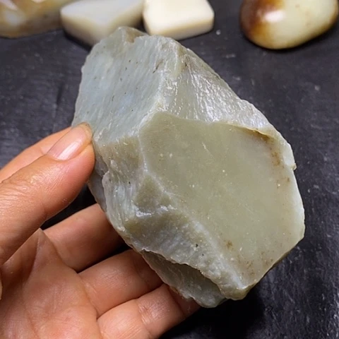 未镶嵌和田玉摆件