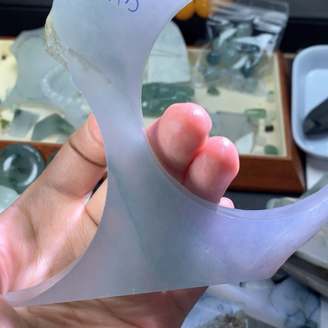 翡翠未镶嵌颈饰定制