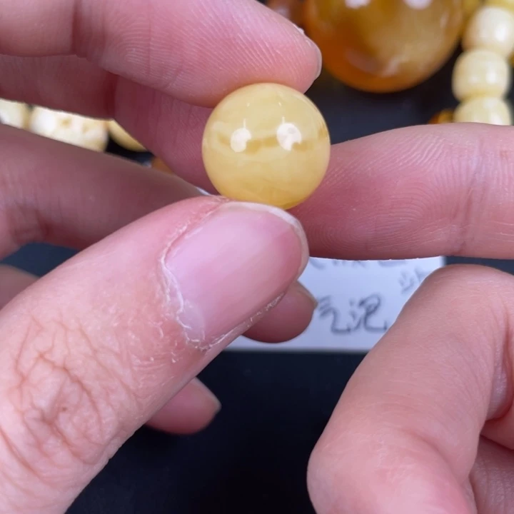 琥珀裸石未镶嵌天然38