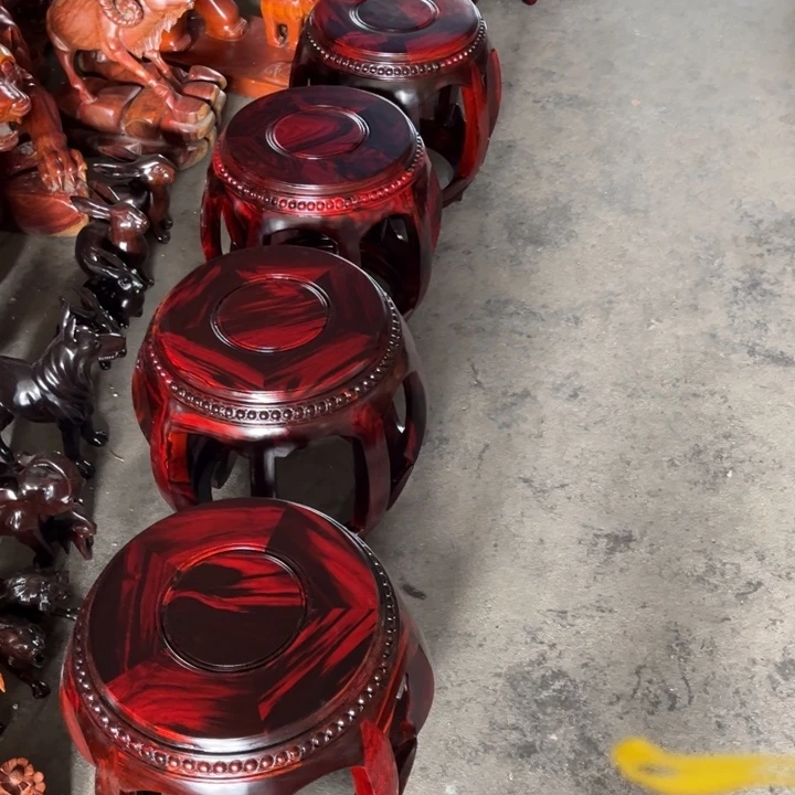 交趾黄檀（大红酸枝）松*古登摆件