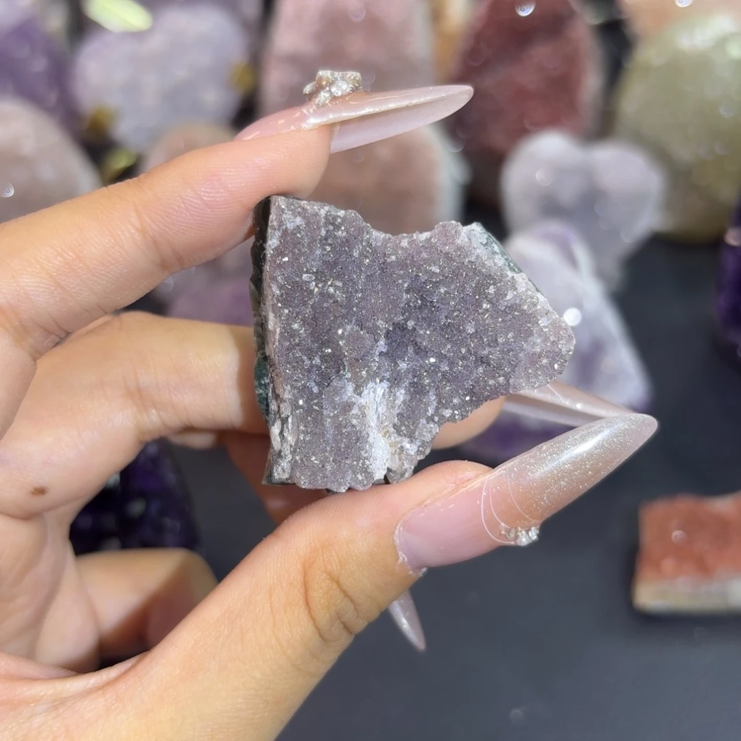 紫晶未镶嵌大型摆件（非配饰）原石