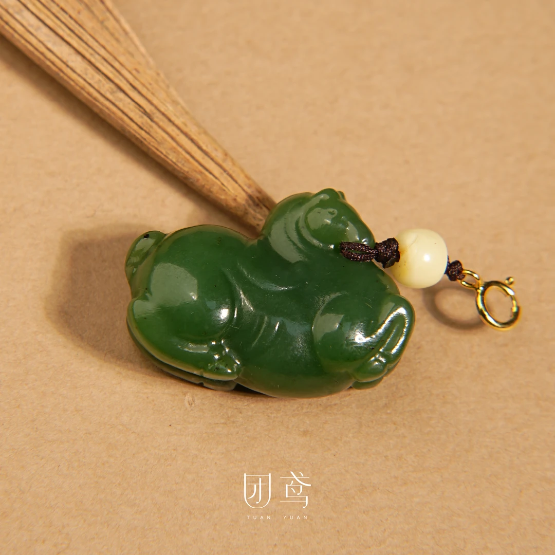 【当先】小唐马/肥润 和田碧玉万能扣吊坠【团鸢】