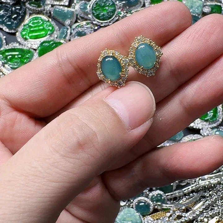 翡翠颈饰未镶嵌天然A货翡翠放漏