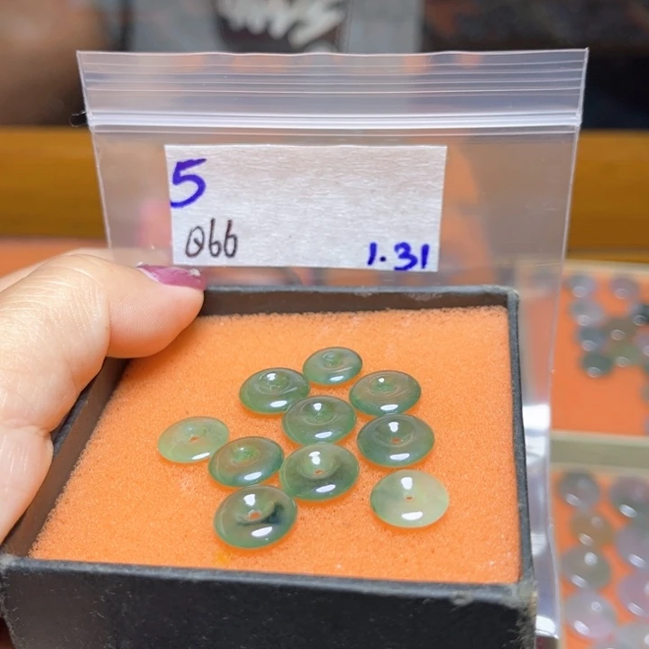 定制翡翠未镶嵌不