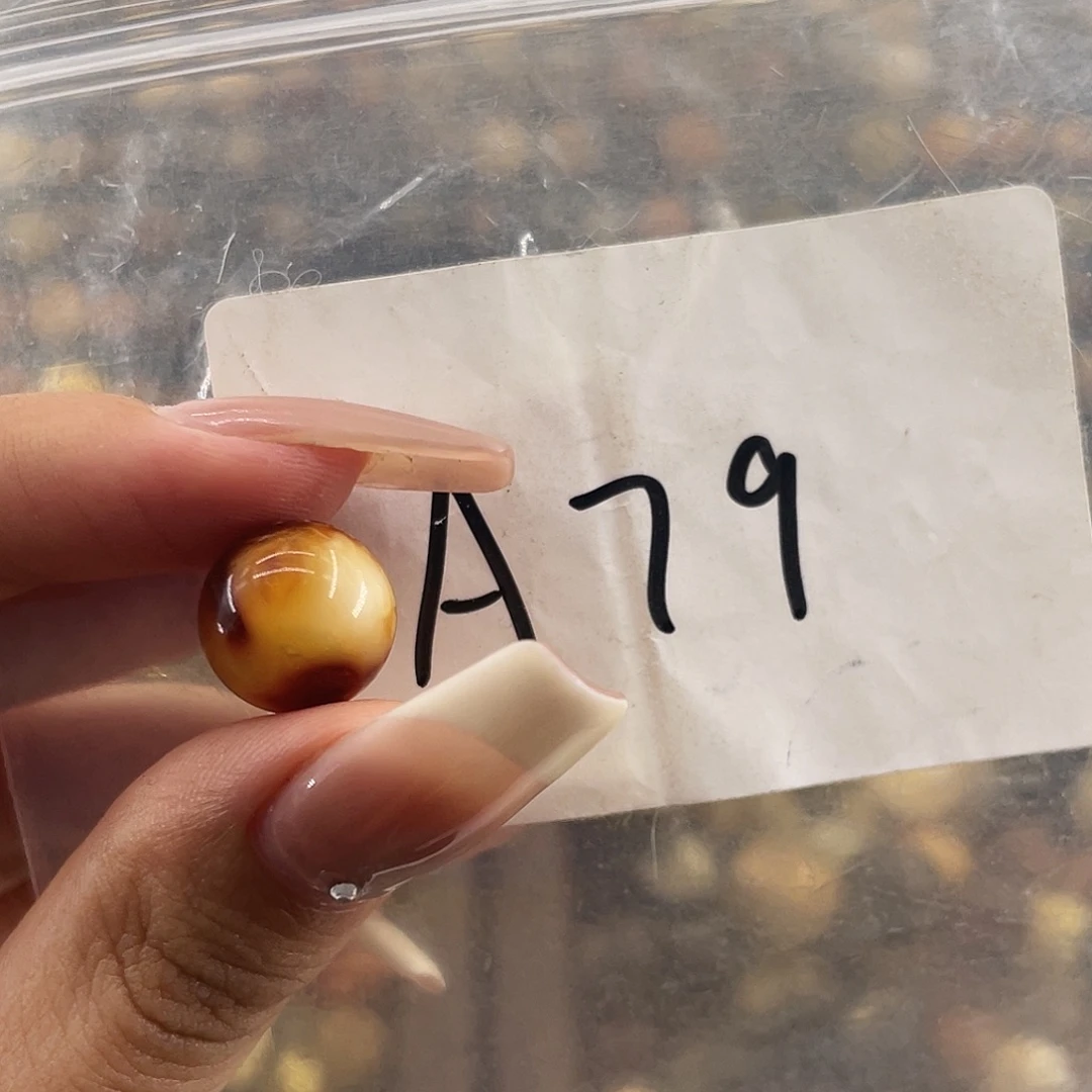 琥珀未镶嵌裸石12.4福利