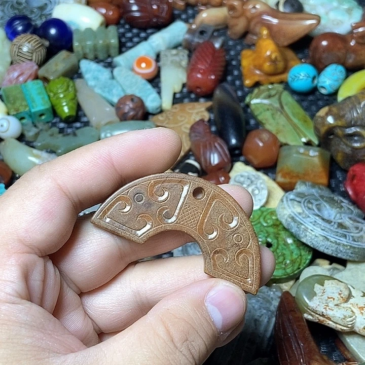 龙***飞和田玉未镶嵌颈饰153