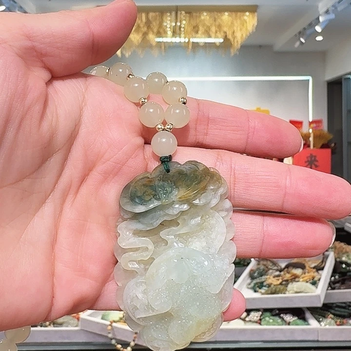 合金蛇纹石玉颈饰