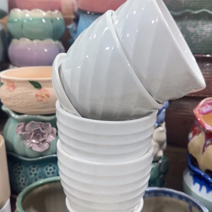 凑9块包邮，有孔，陶瓷花盆