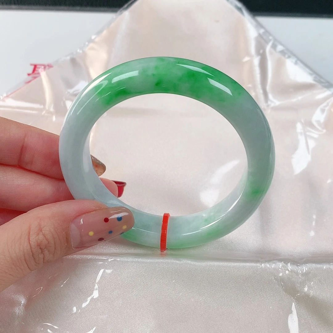 未镶嵌手镯翡翠18