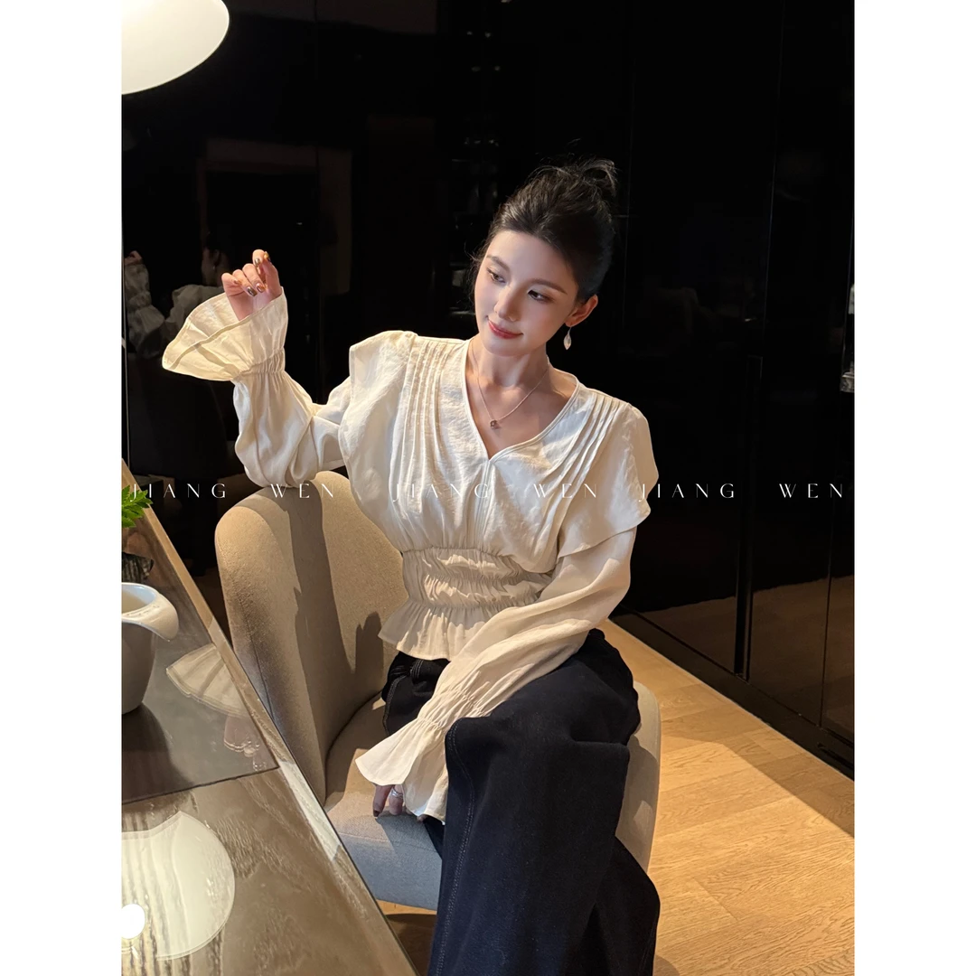 【雾都】姜雯&法式米杏色V领褶皱长袖衬衣小众气质收腰设计感衬衫