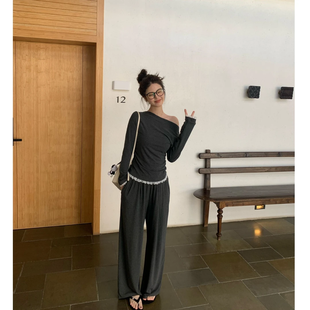 【花花】纸片人套装~蕾丝拼接堆积感长袖T恤+高腰松紧慵懒感拖地裤